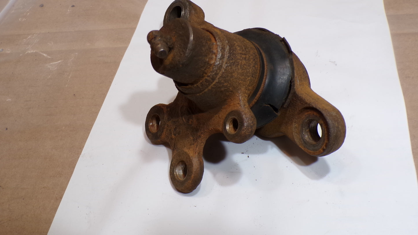 Datsun 240Z Front Passengers Knuckle Ball Joint Assembly