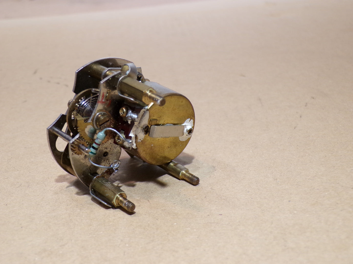 Datsun 240Z Dashboard Clock Mechanism