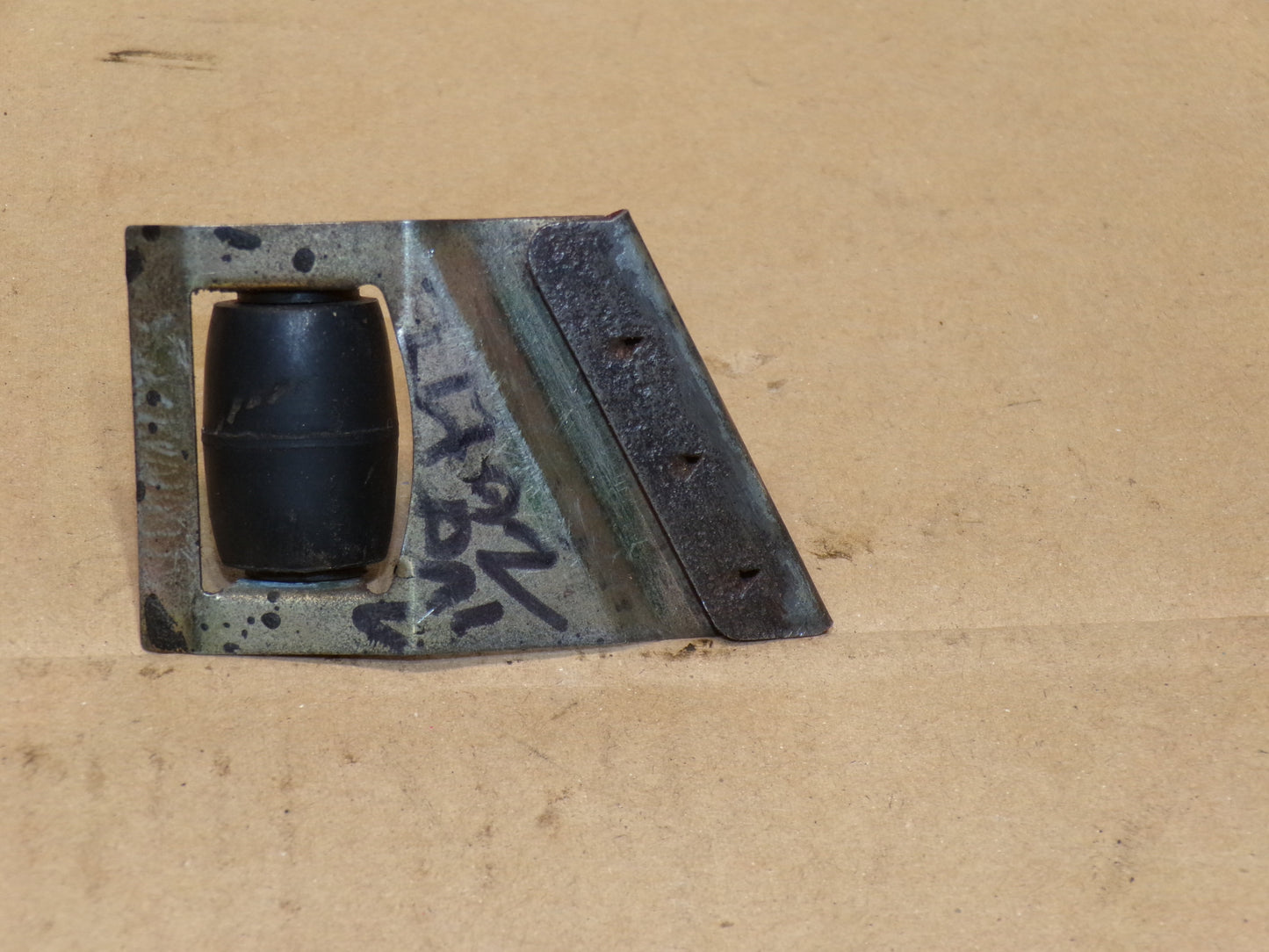 Datsun 240Z Driver's Door Glass Roller