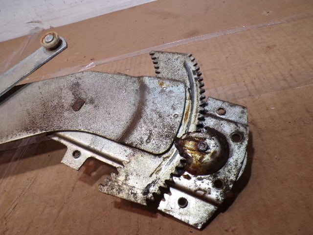 Datsun 240Z Passengers Door Window Regulator