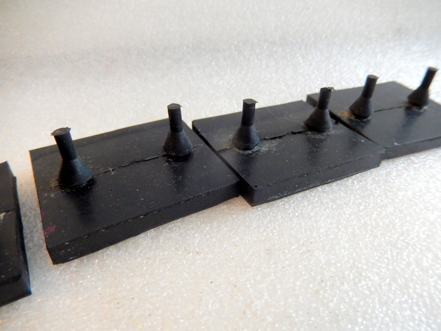 Datsun 280ZX Rear Deck Rubber Pad Blocks