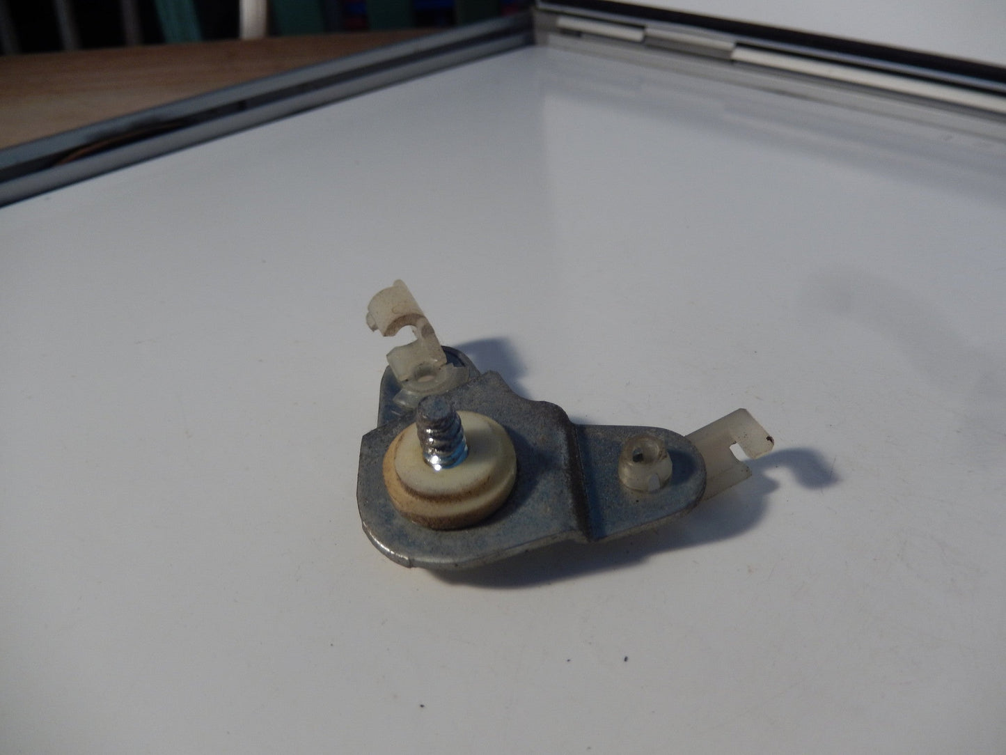 Datsun 280ZX Passenger Door Lock Rod Lever