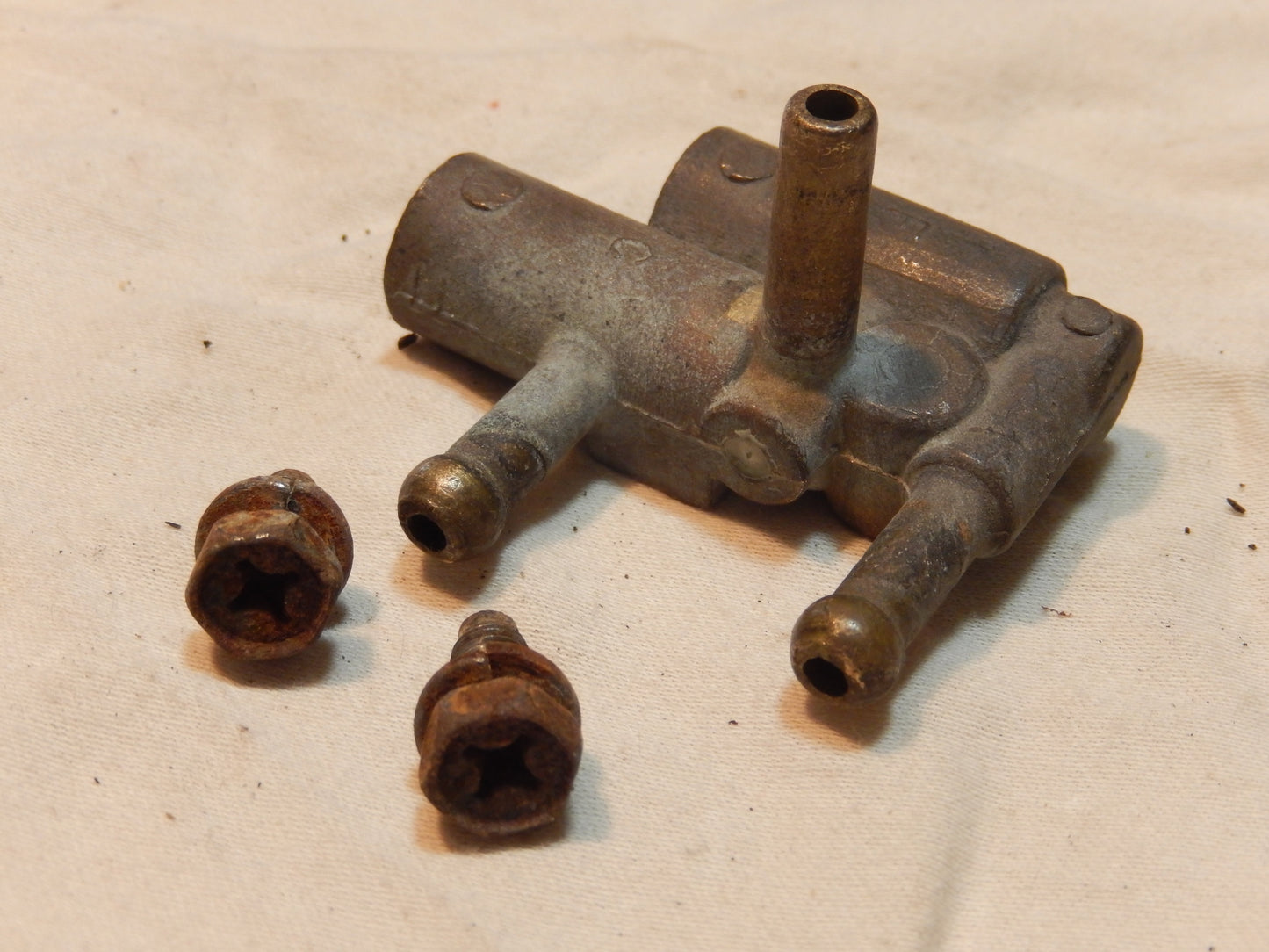 Datsun 240Z Engine Vaccum Line Check Valve