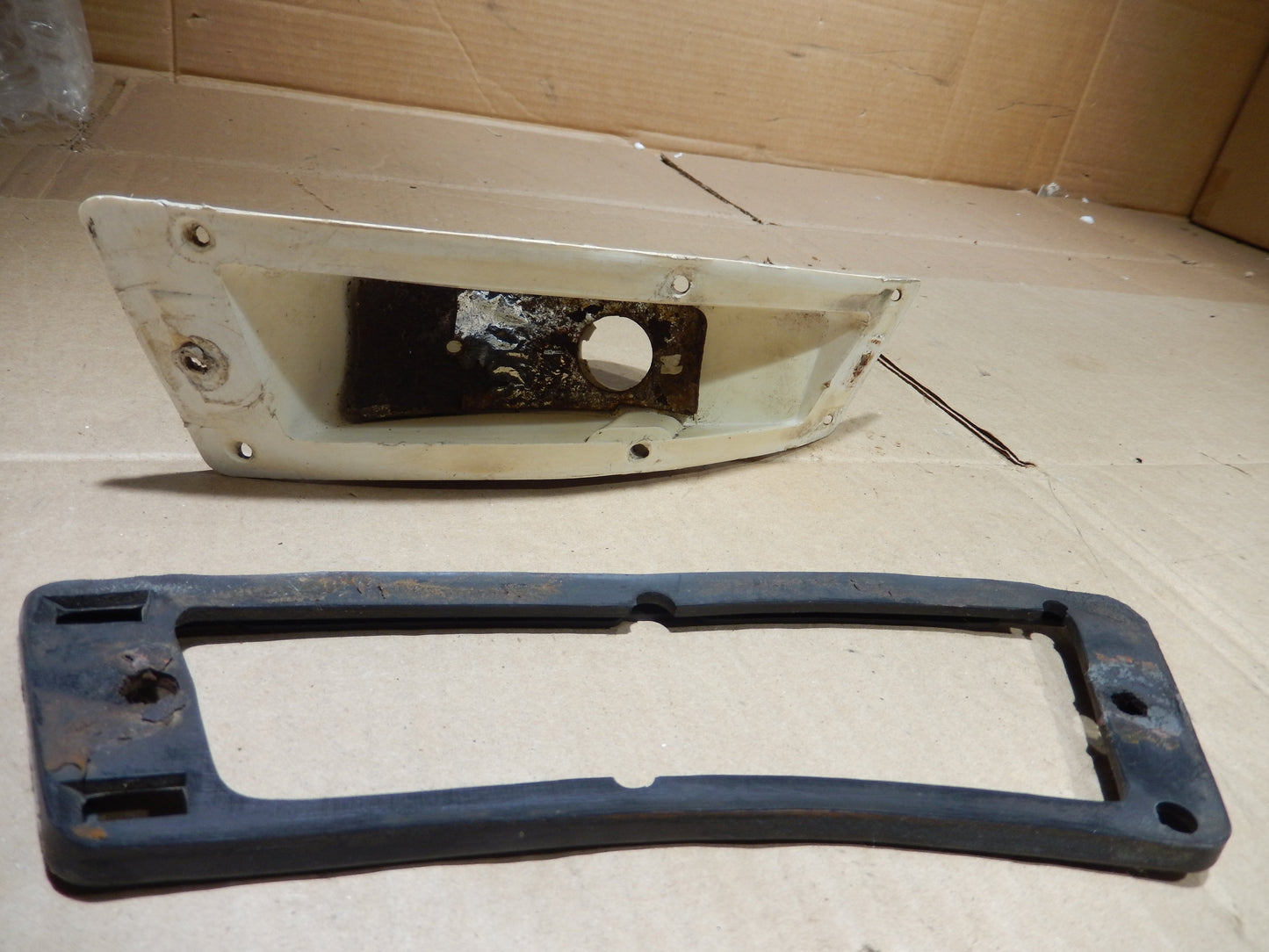 Datsun 240Z Drivers Side Turn Signal Body and Gasket