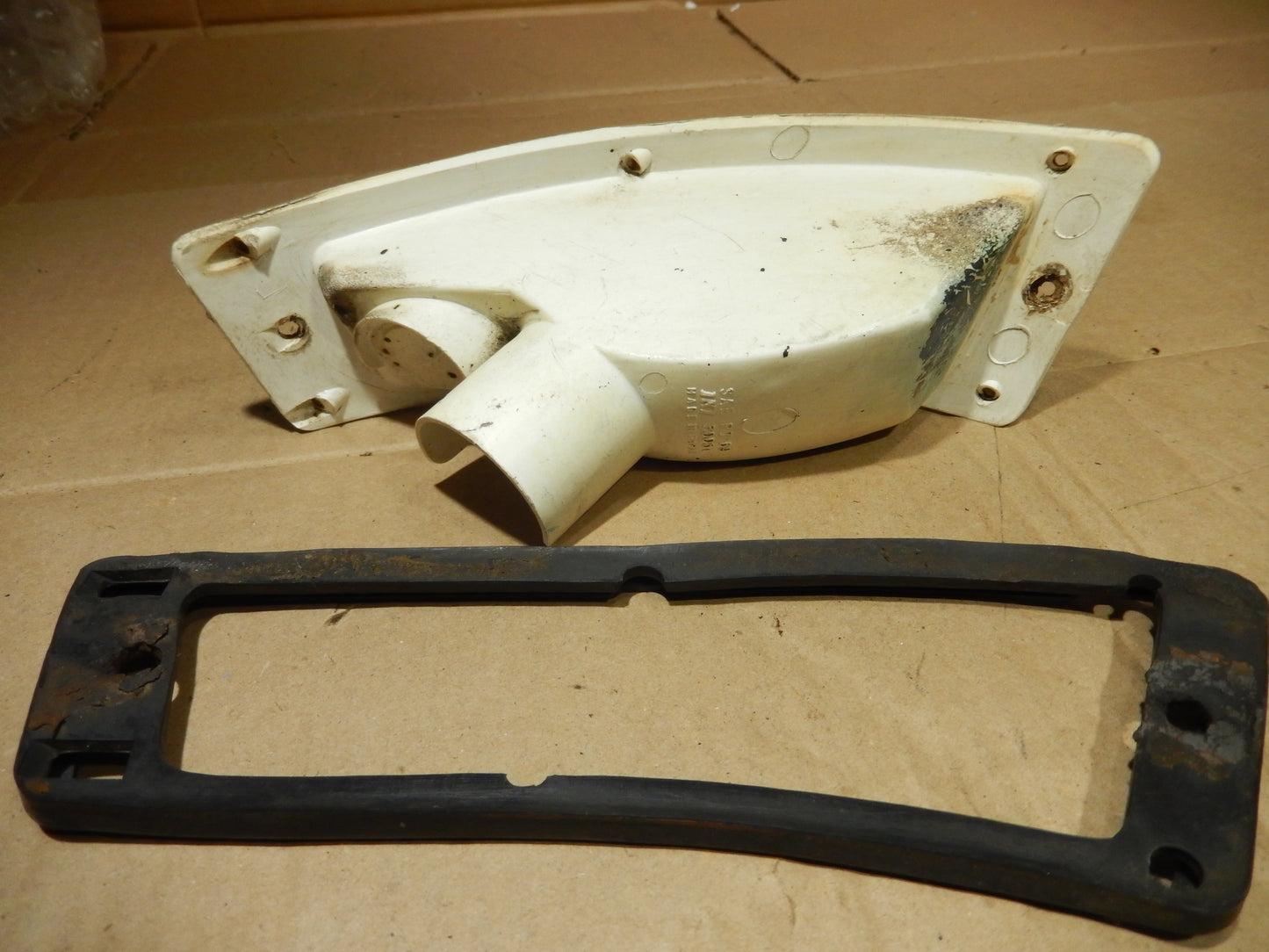 Datsun 240Z Drivers Side Turn Signal Body and Gasket