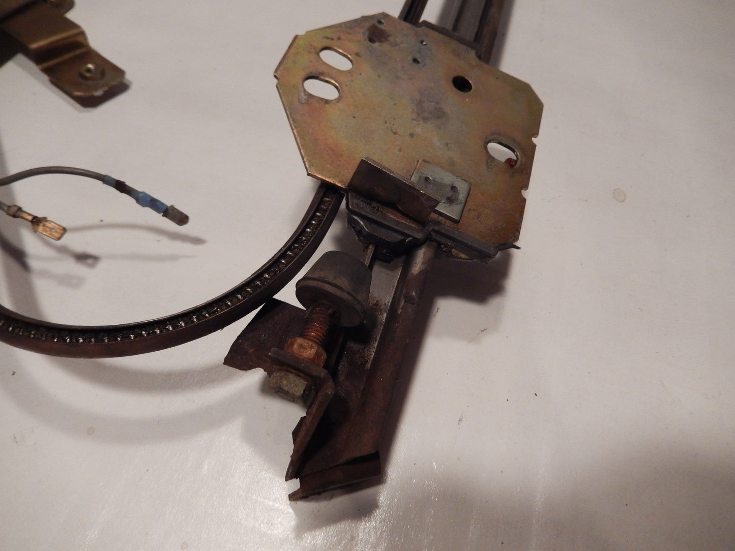 Maserati Quattroporte Three Front Drivers Window Regulator