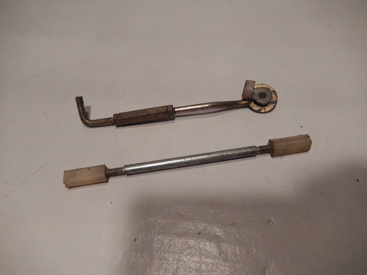 Maserati Quattroporte Three Drivers Door Lock Lift Rods