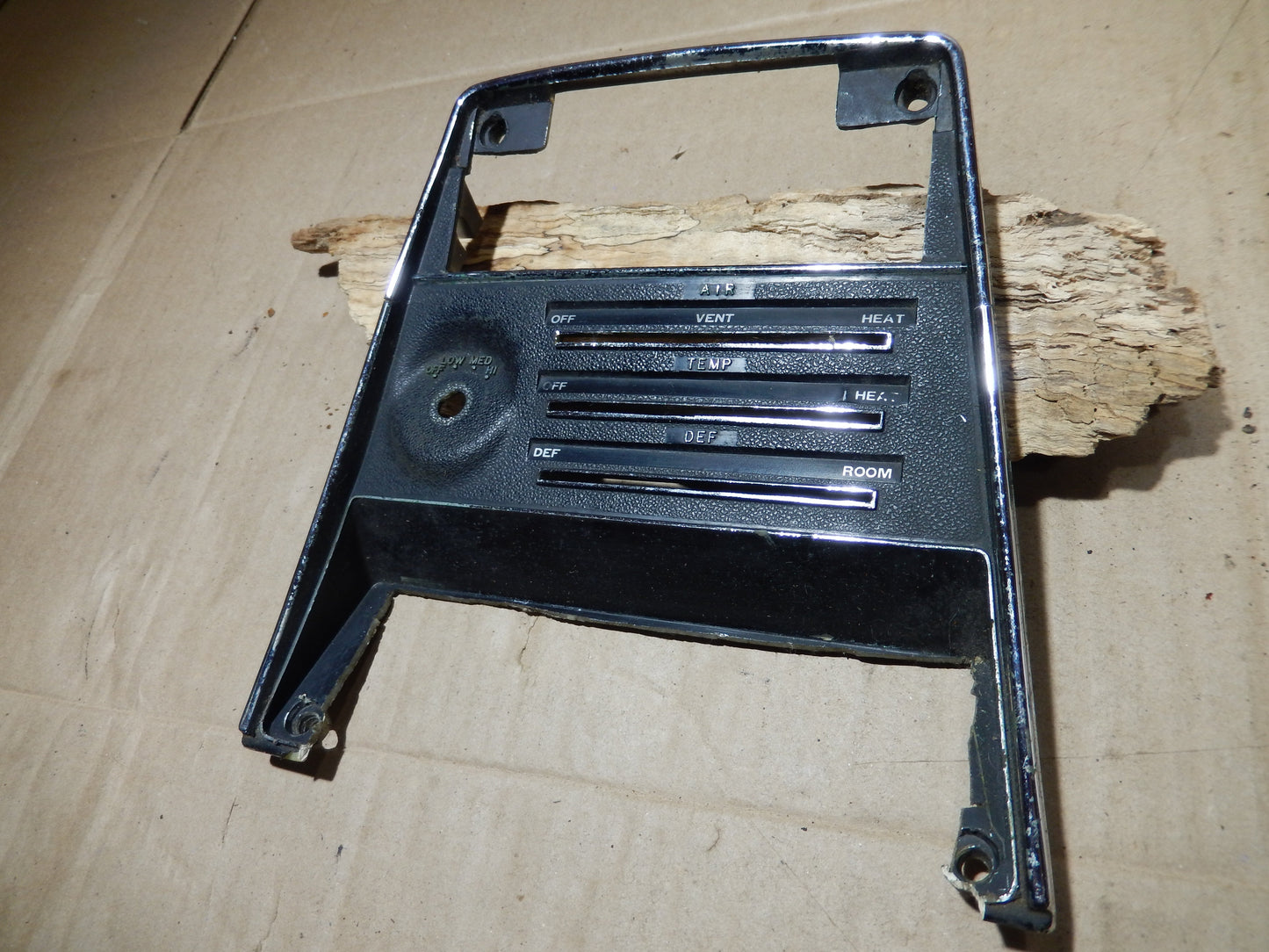 Datsun 240Z Center Console Face Handy Man's Special SKU 607