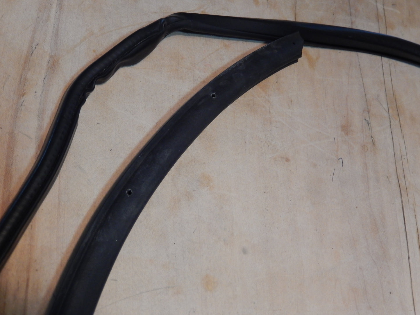 Maserati QP M139 Outer Perimeter Door Weather Seal