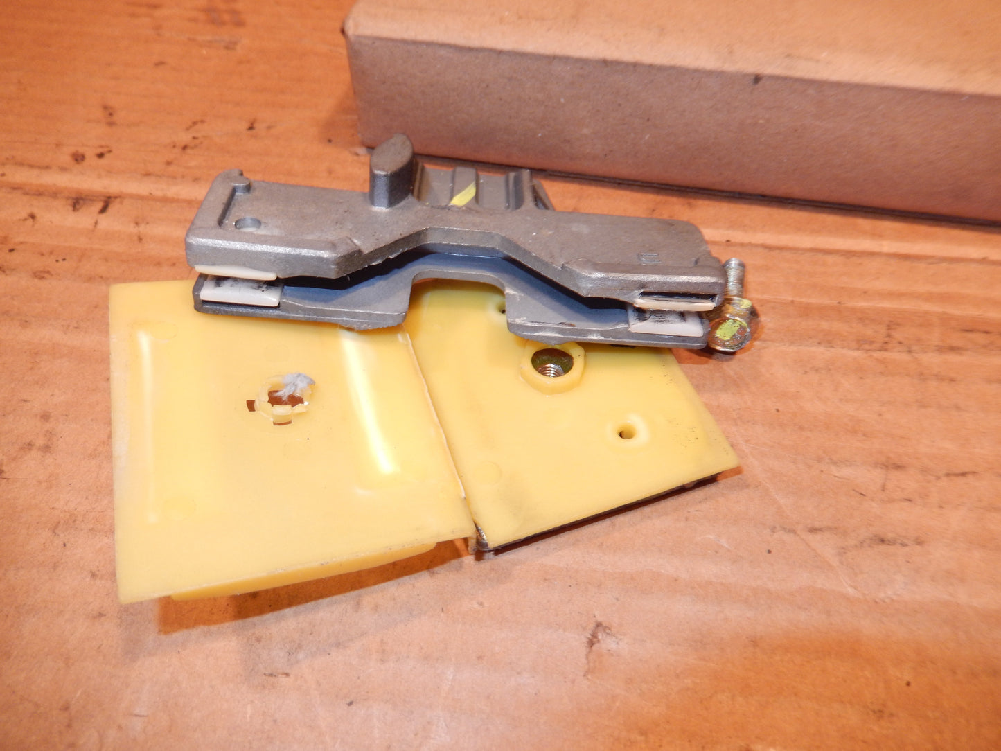 Maserati M138 Passengers Door Rear Regulator Glass Clamp