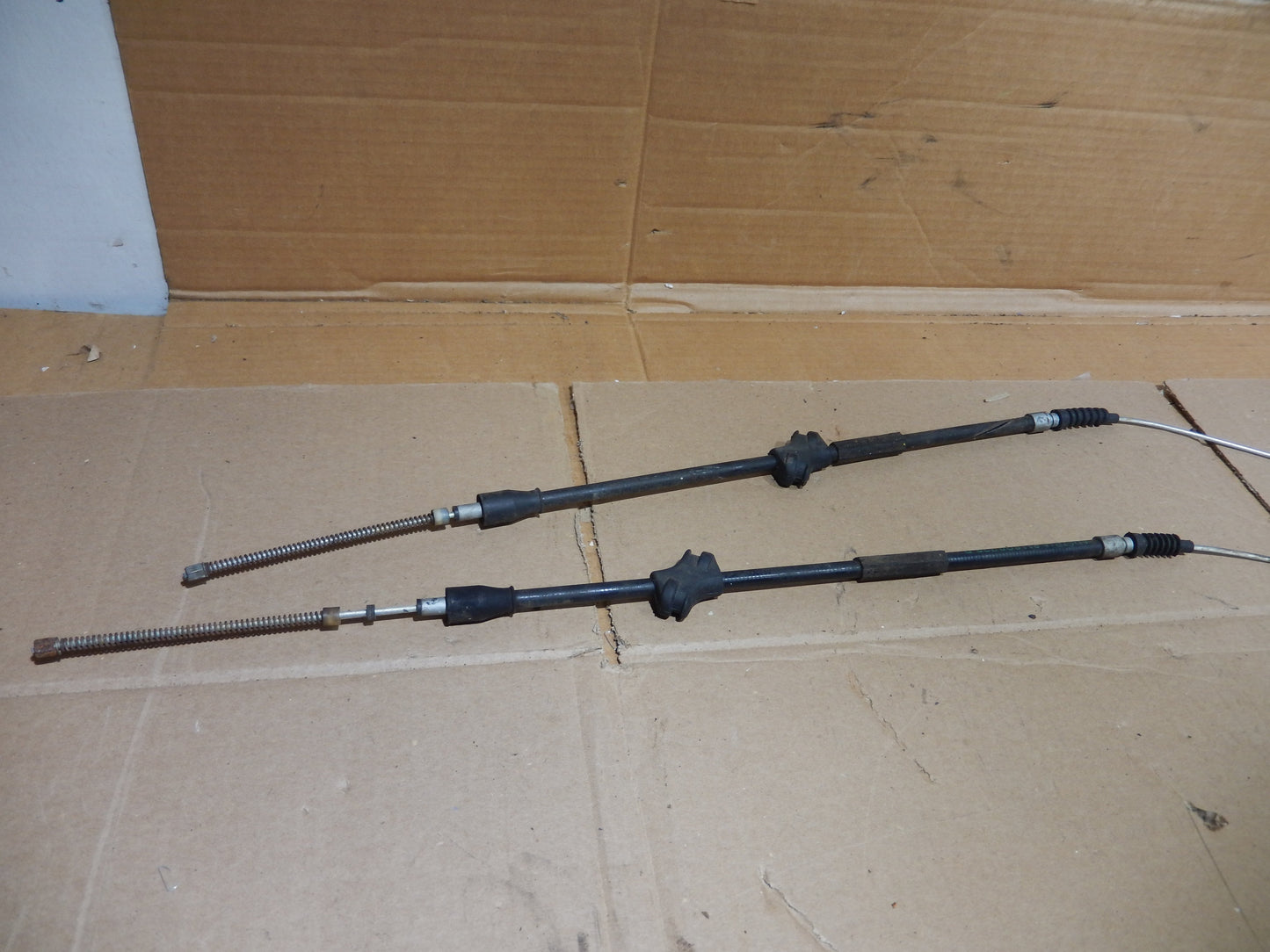 Austria 811 609722D and 811 609721H Emergency Brake Cable Set