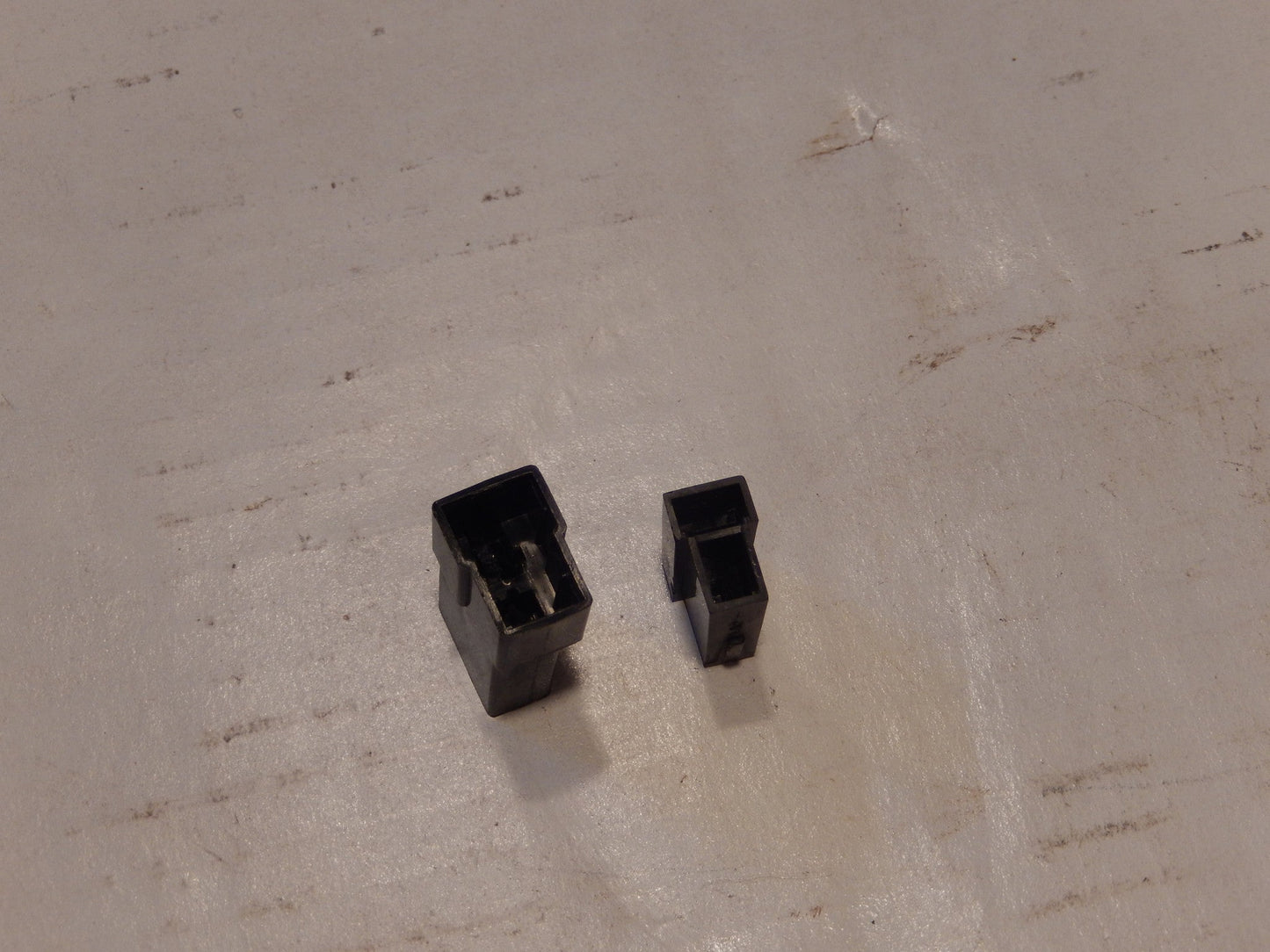 Volvo P1800 Front Signal Harness Clips