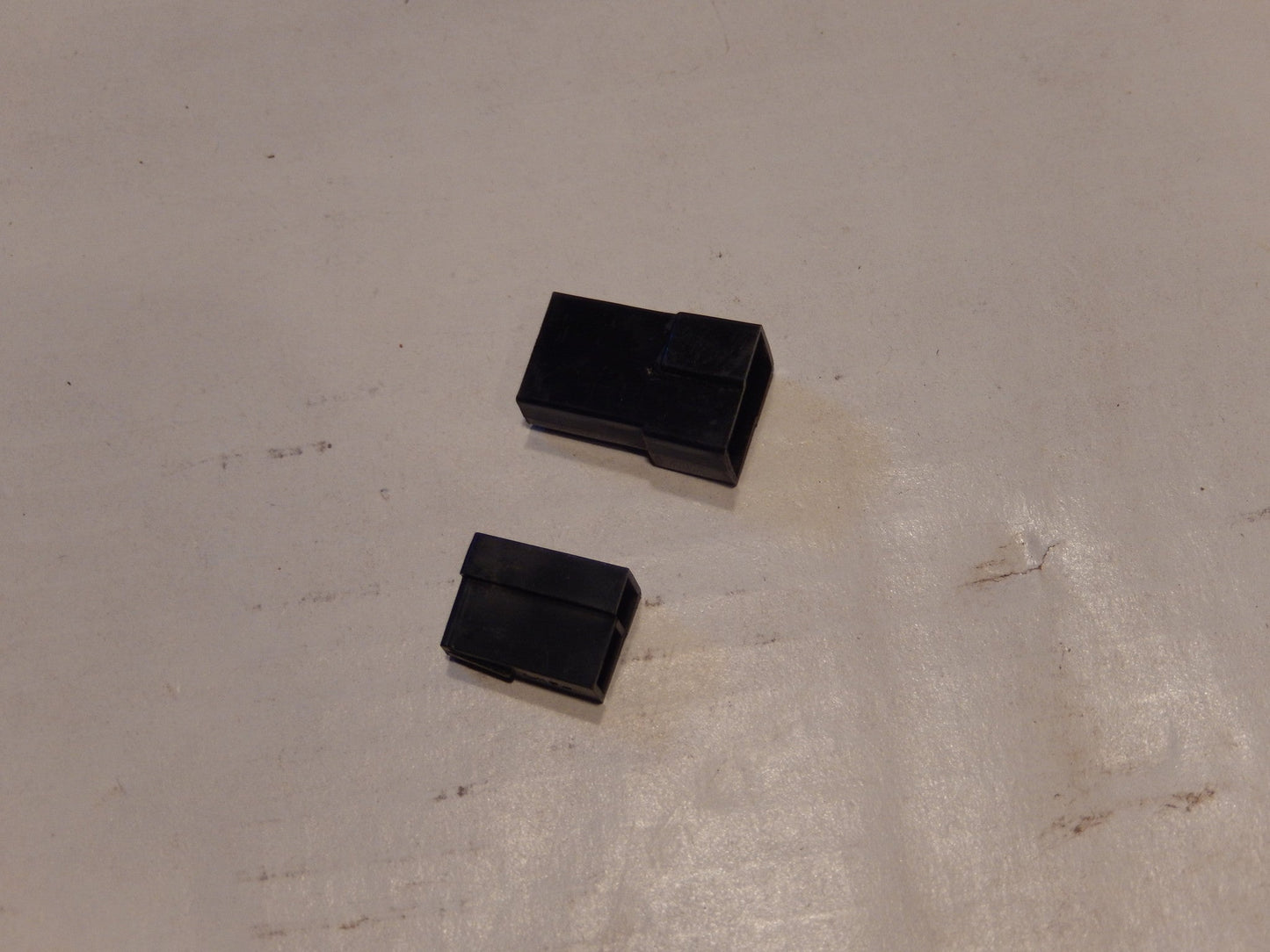 Volvo P1800 Front Signal Harness Clips