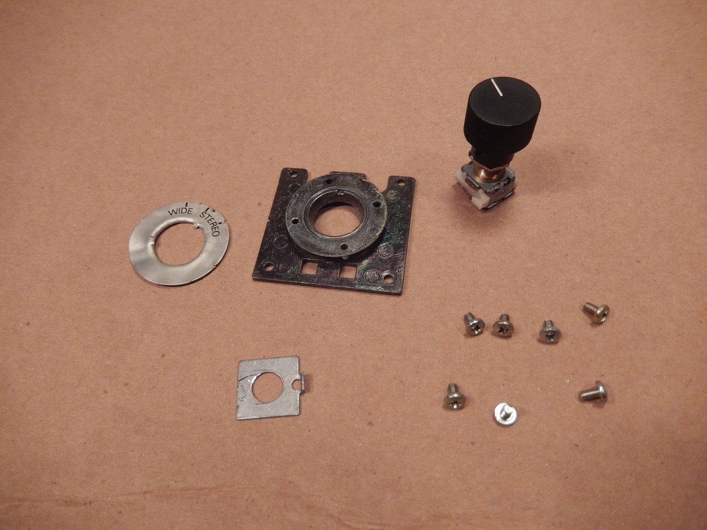 Datsun 280ZX Sound System Balance Switch Assembly