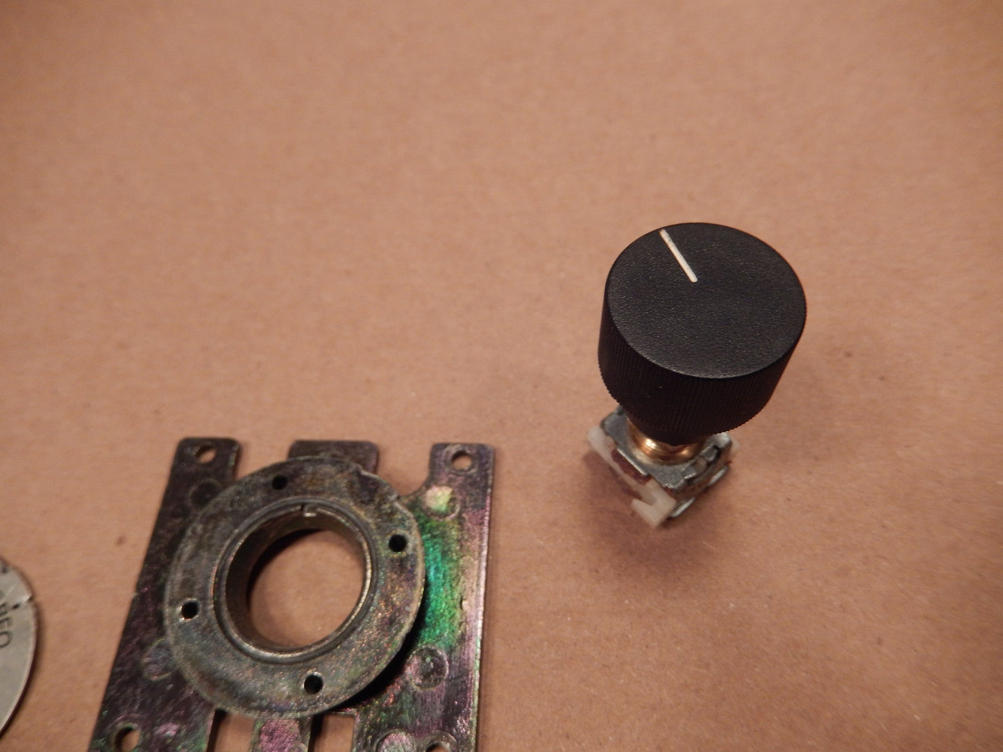 Datsun 280ZX Sound System Balance Switch Assembly