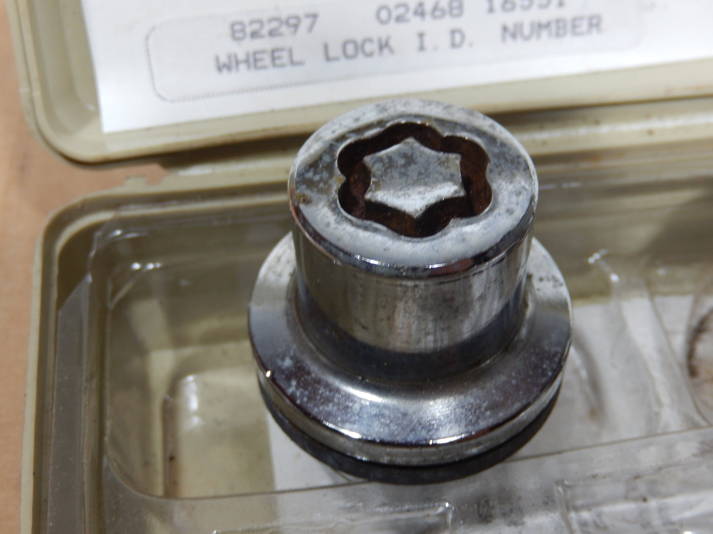 Range Rover P38 Locking Lug Nut Set