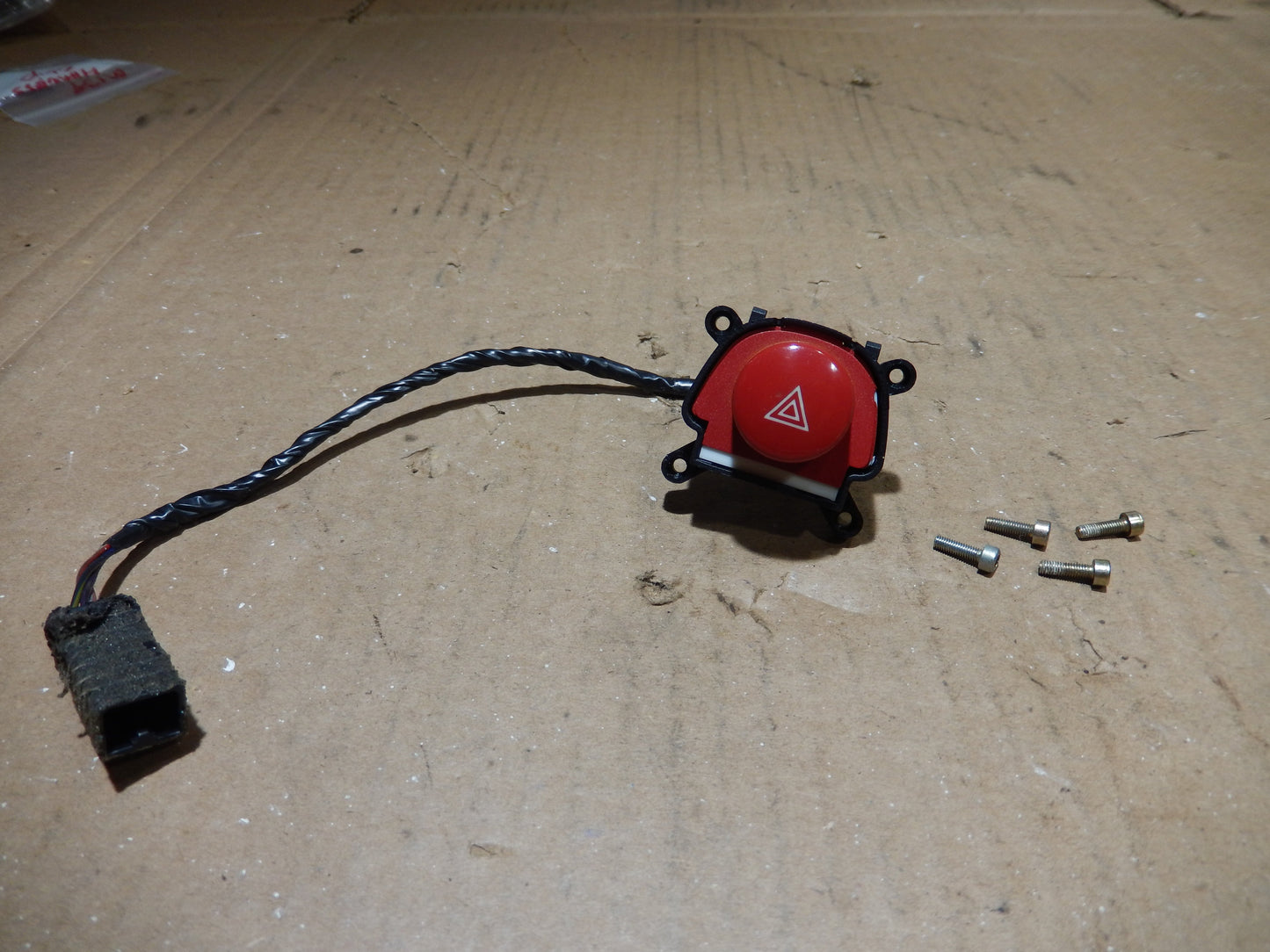 Maserati M139 Center Console Safety Flasher Switch