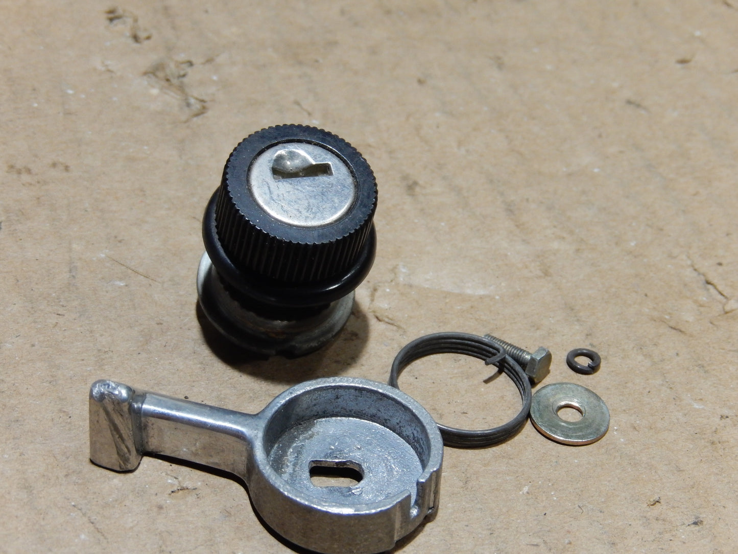 Maserati Quattroporte Arm Rest Lock Latch