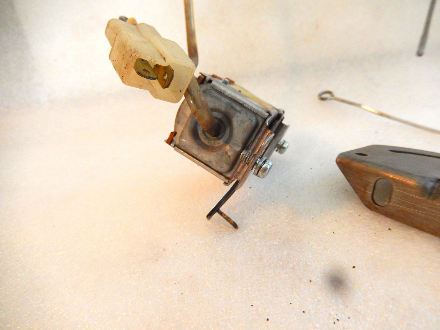 Datsun 280Z AC Thermostatic Vacuum Tube Switch Assembly