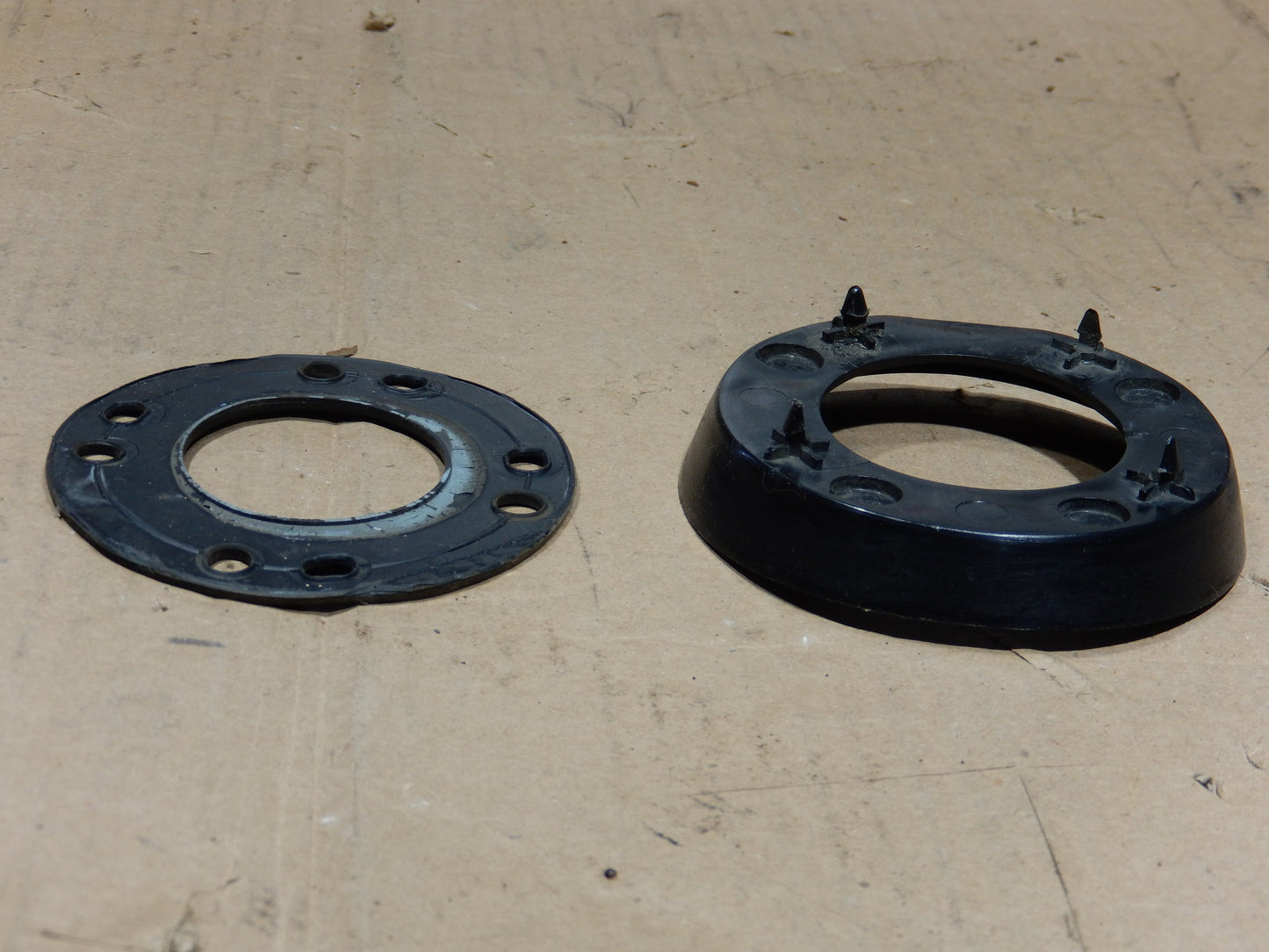 Datsun 280ZX Gas Filler Neck Port Splash Guard and Gasket