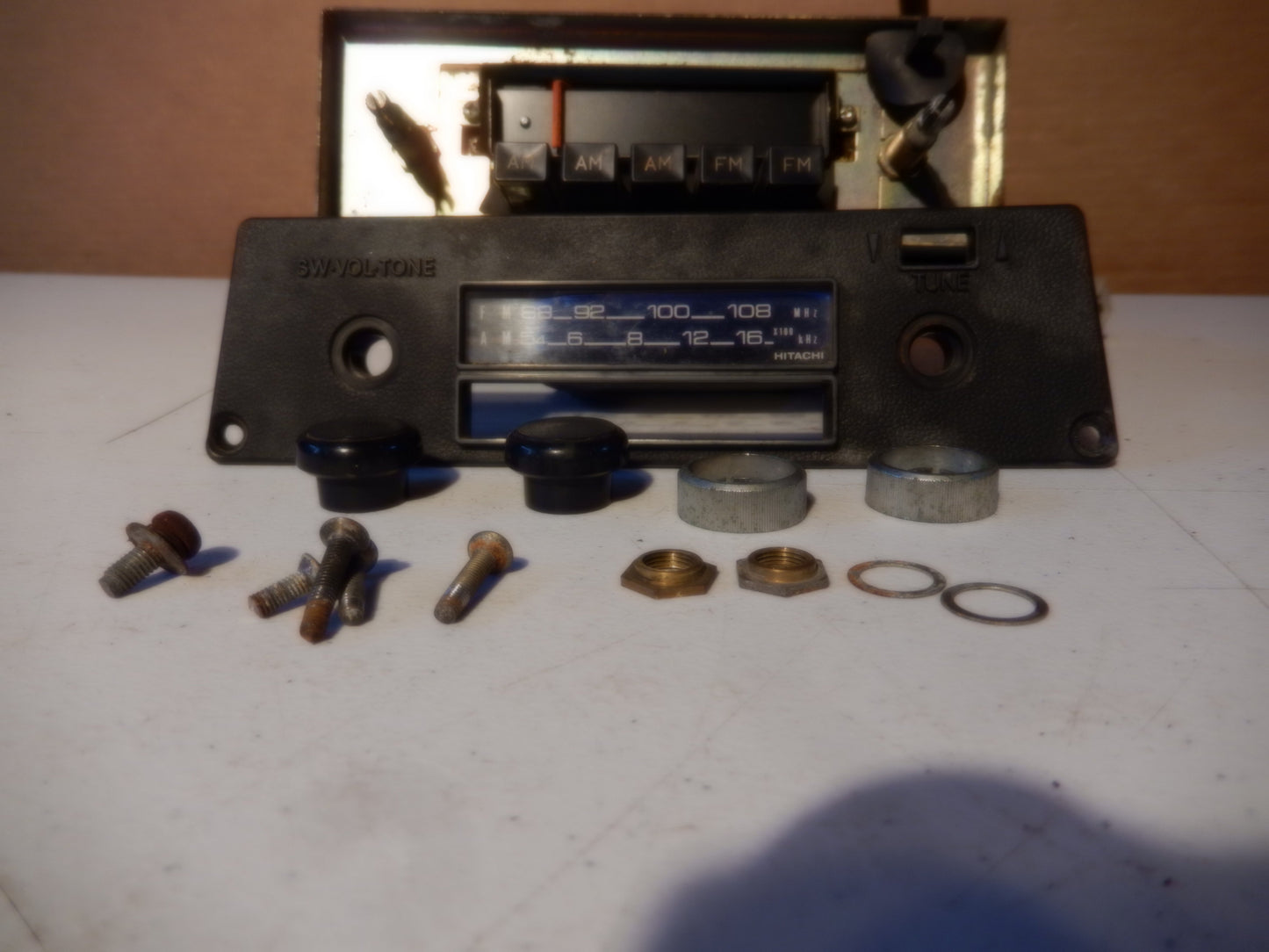Datsun 240Z Hitachi Radio Model KM-1520ZC