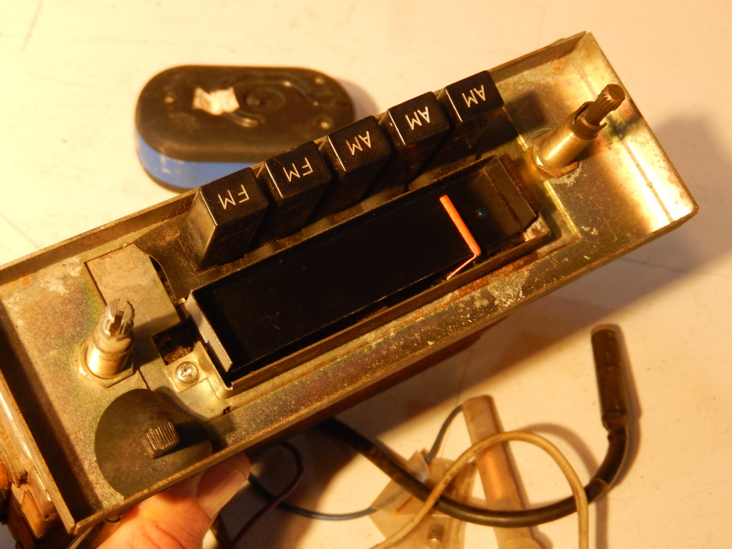 Datsun 240Z Hitachi Radio Model KM-1520ZC
