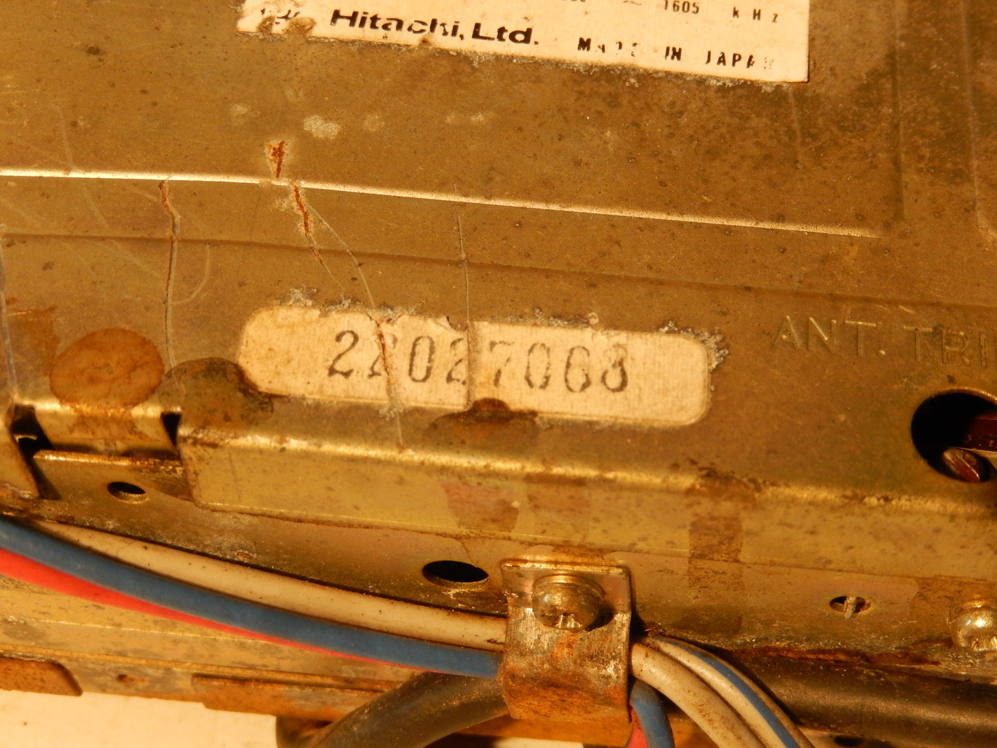 Datsun 240Z Hitachi Radio Model KM-1520ZC