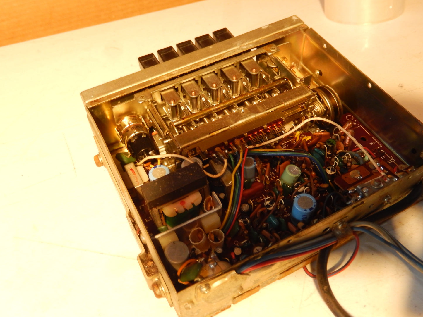 Datsun 240Z Hitachi Radio Model KM-1520ZC