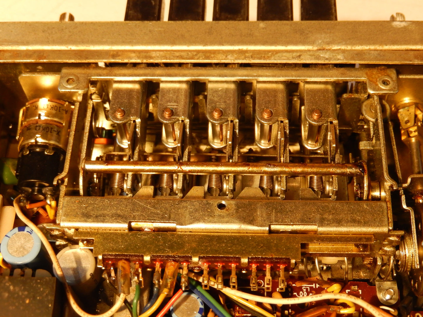 Datsun 240Z Hitachi Radio Model KM-1520ZC