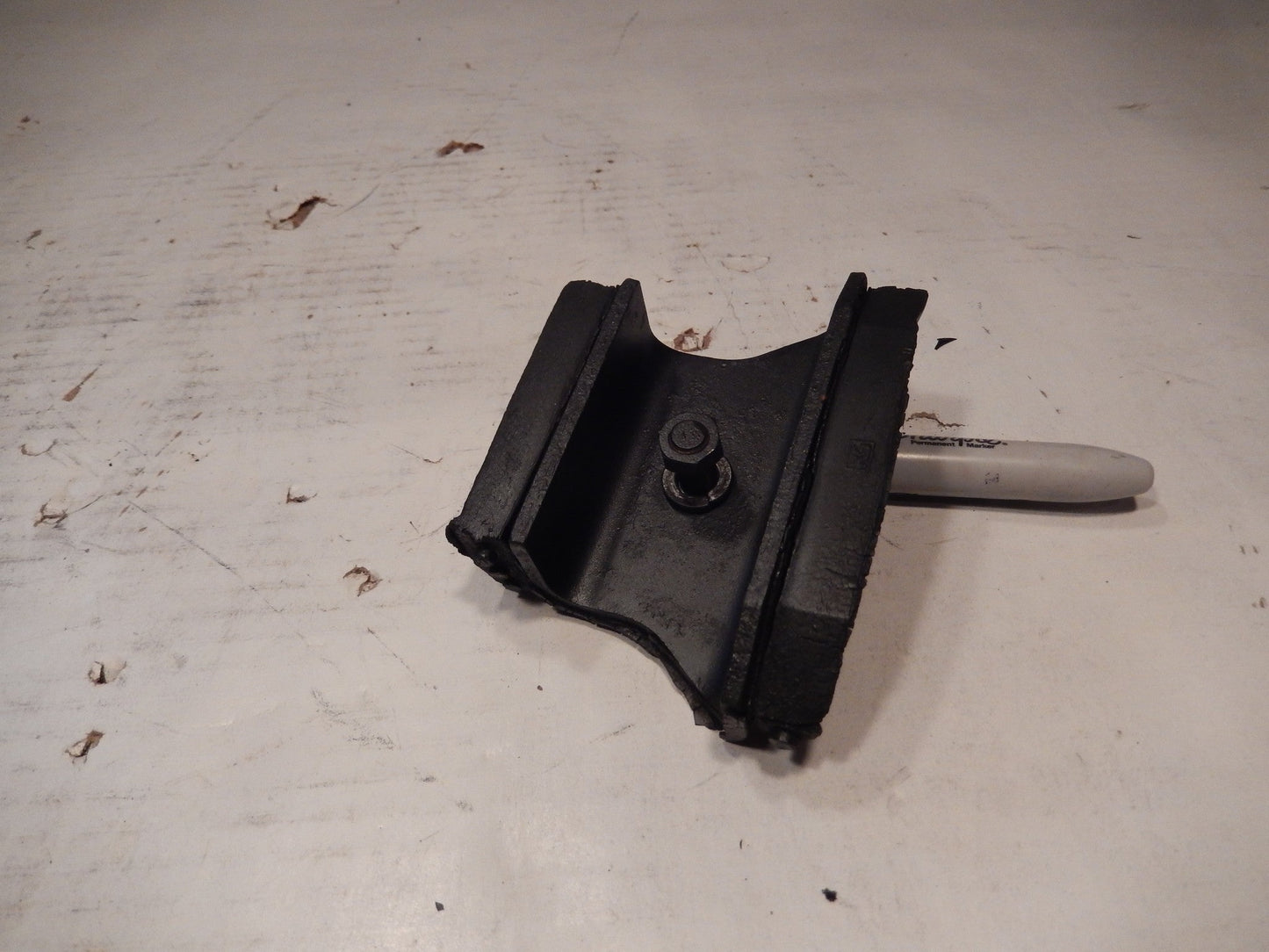 Datsun 240Z Differential Mounting Block Saddle Bushing