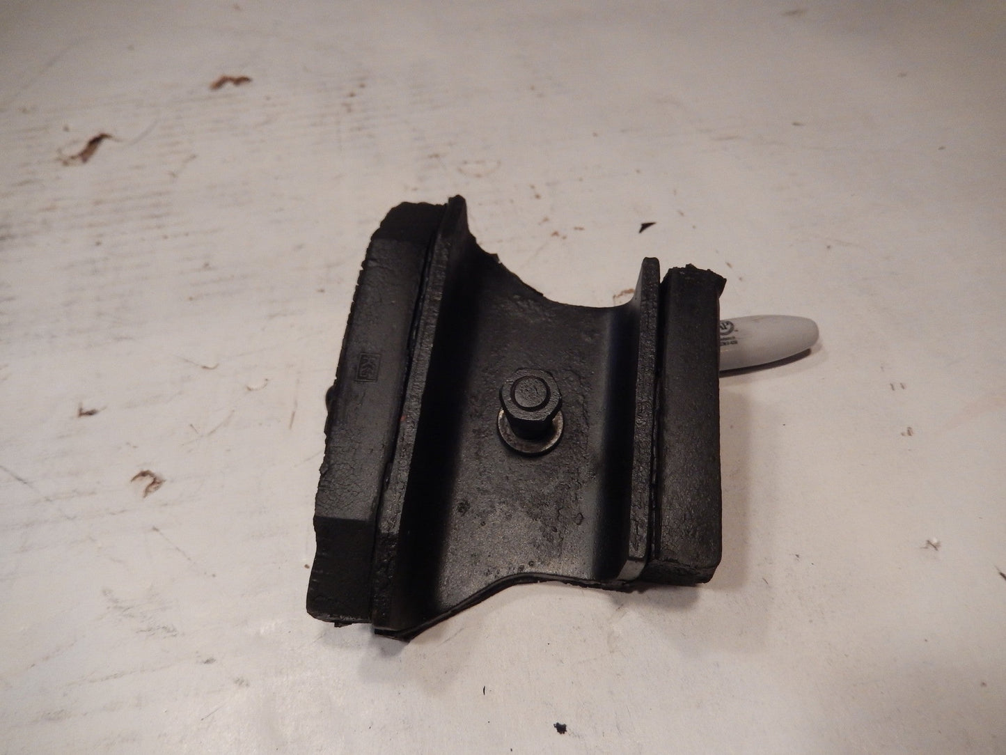 Datsun 240Z Differential Mounting Block Saddle Bushing