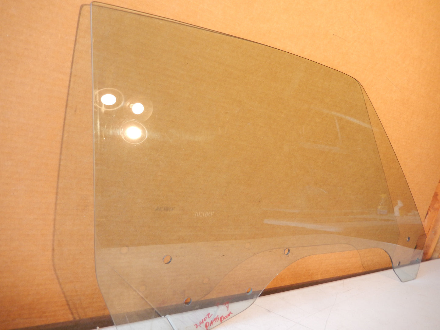 Datsun 240Z Passengers Door Window Glass ( Etched )