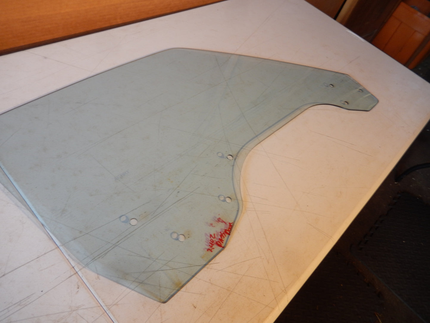 Datsun 240Z Passengers Door Window Glass ( Etched )