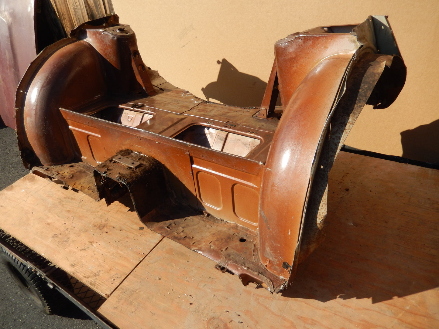 Datsun 240Z 1972 Interior Deck Body Cut