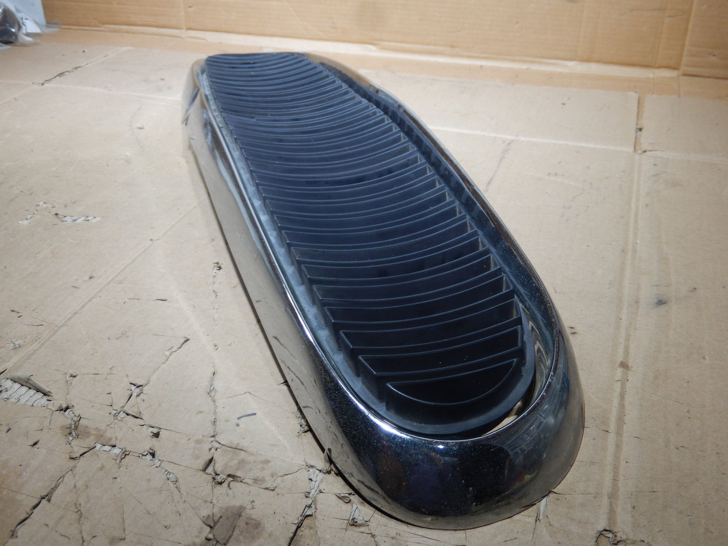 Volvo P1800ES Front Grill