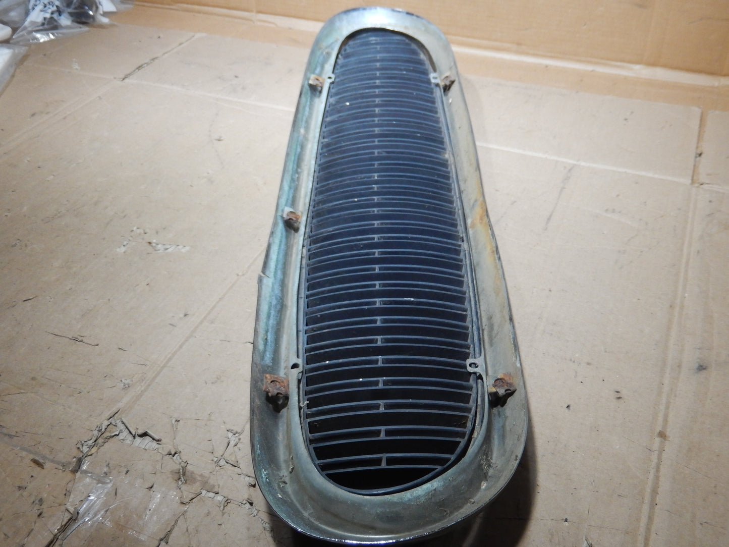 Volvo P1800ES Front Grill