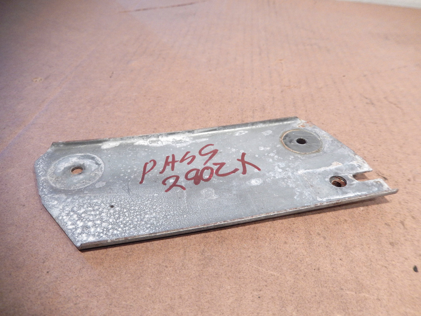 Datsun 280ZX Passenger Window Slide Mount Bracket