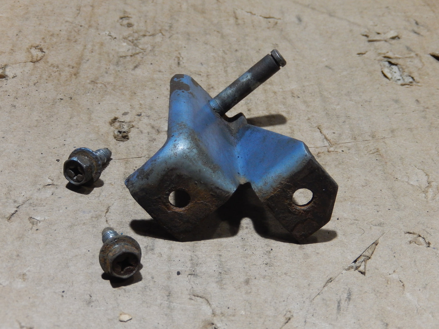 Datsun 280ZX Throttle E-Rod Lever Bracket