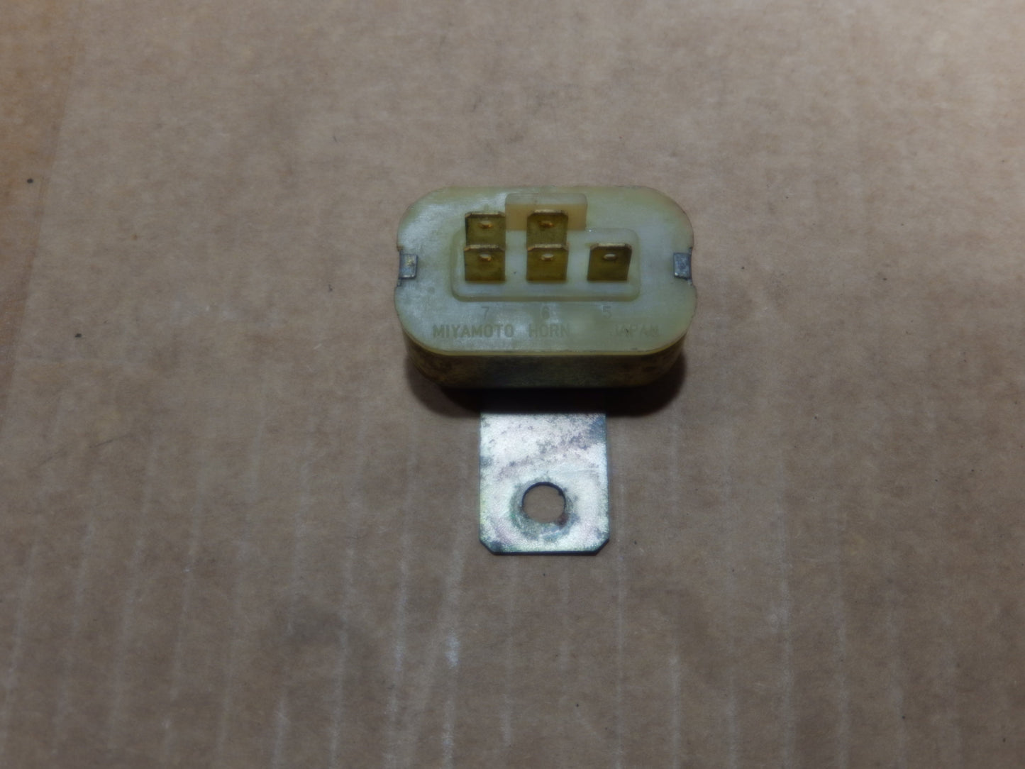 Datsun 280ZX Passengers Interior Rocker Panel Relay Horn Relay