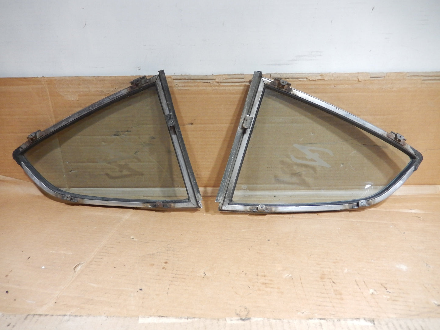 Datsun 240Z Pair Of Etched " Z " Rear Quarter Windows