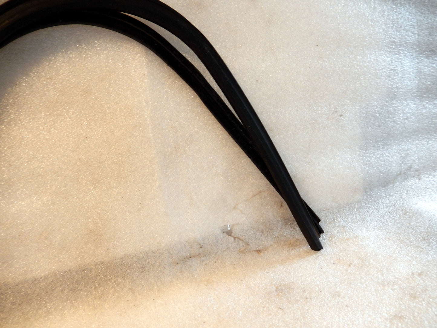 Datsun 280ZX Pair of Outermost T-Roof Glass Seals