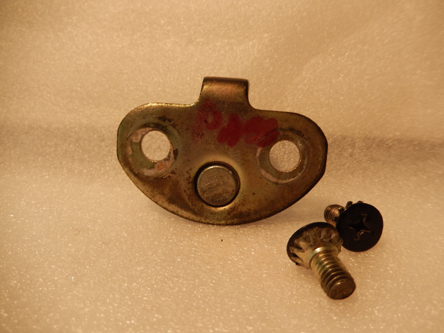 Datsun 280ZX Passengers Door Lock Catch