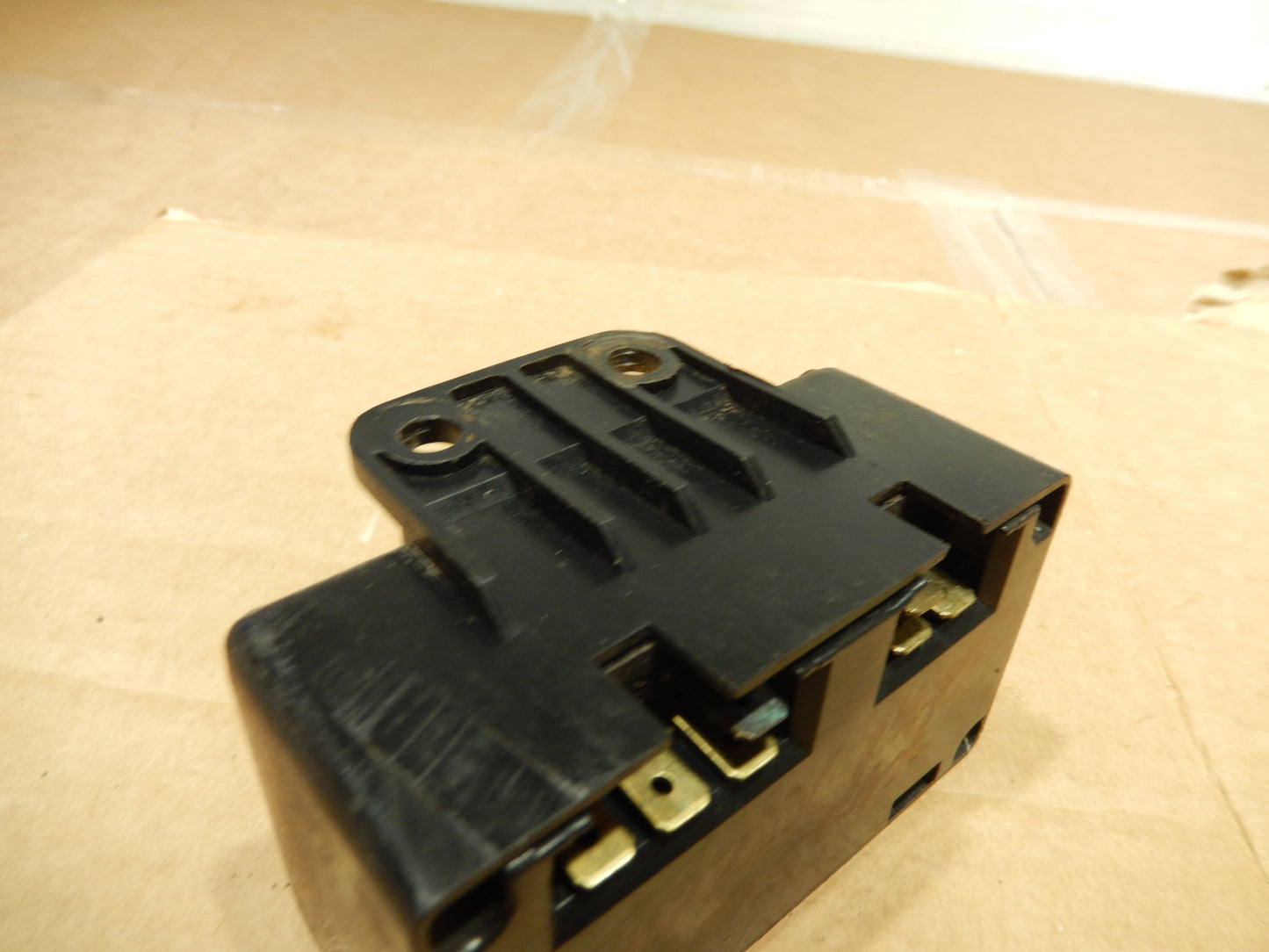 Datsun 280ZX Under Passenger Seat Relay Box - Stop & Tail Sensor