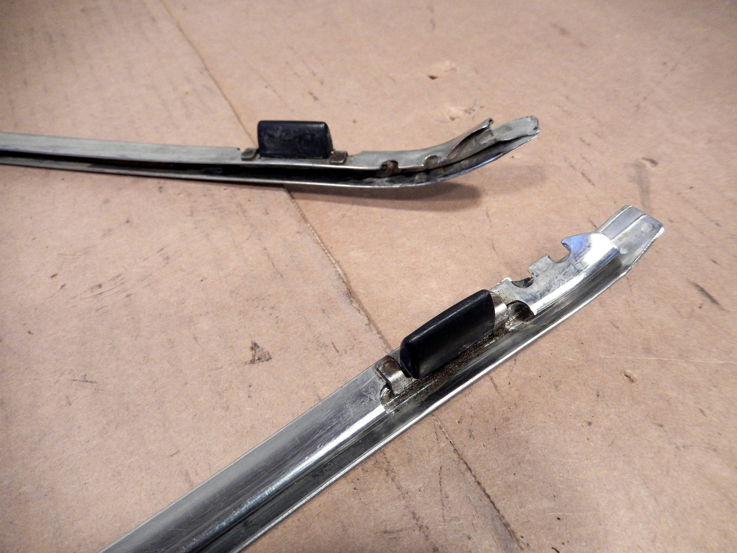 Datsun 280ZX Passenger Glass T-Roof Trim Set