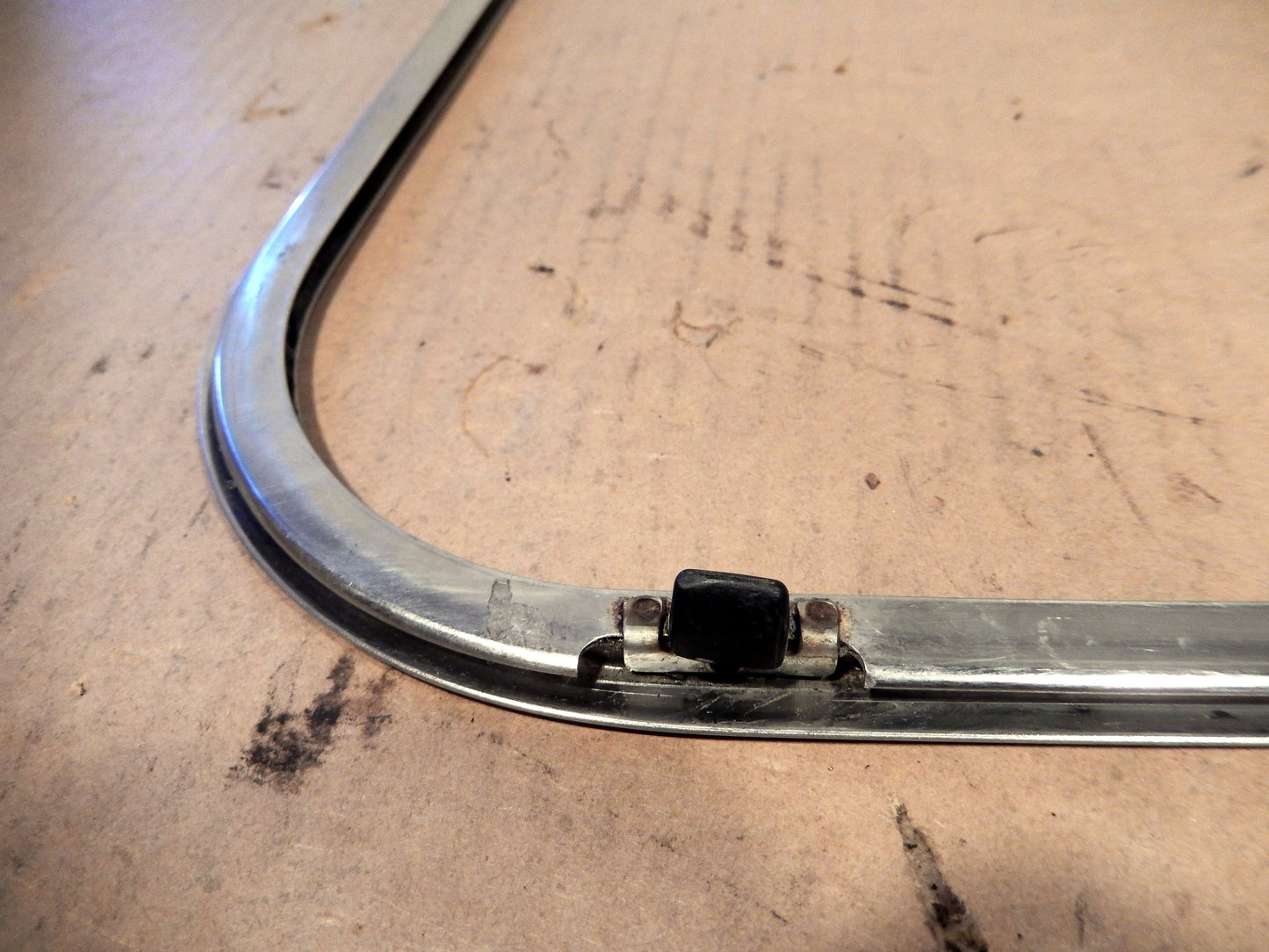 Datsun 280ZX Passenger Glass T-Roof Trim Set