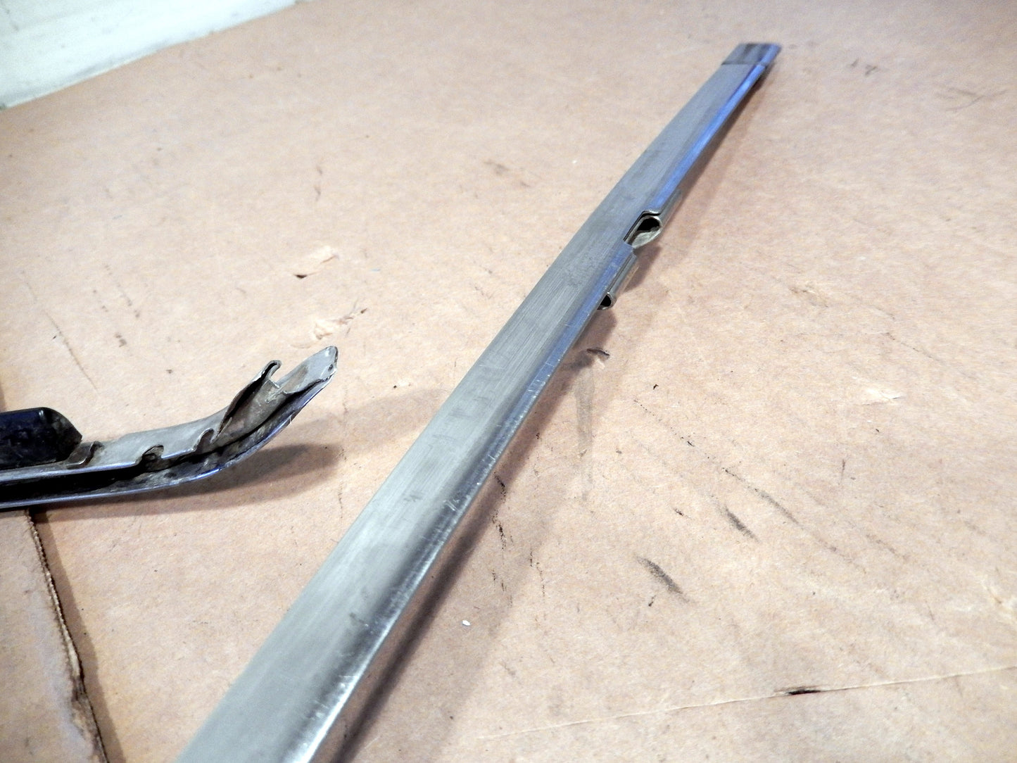 Datsun 280ZX Passenger Glass T-Roof Trim Set
