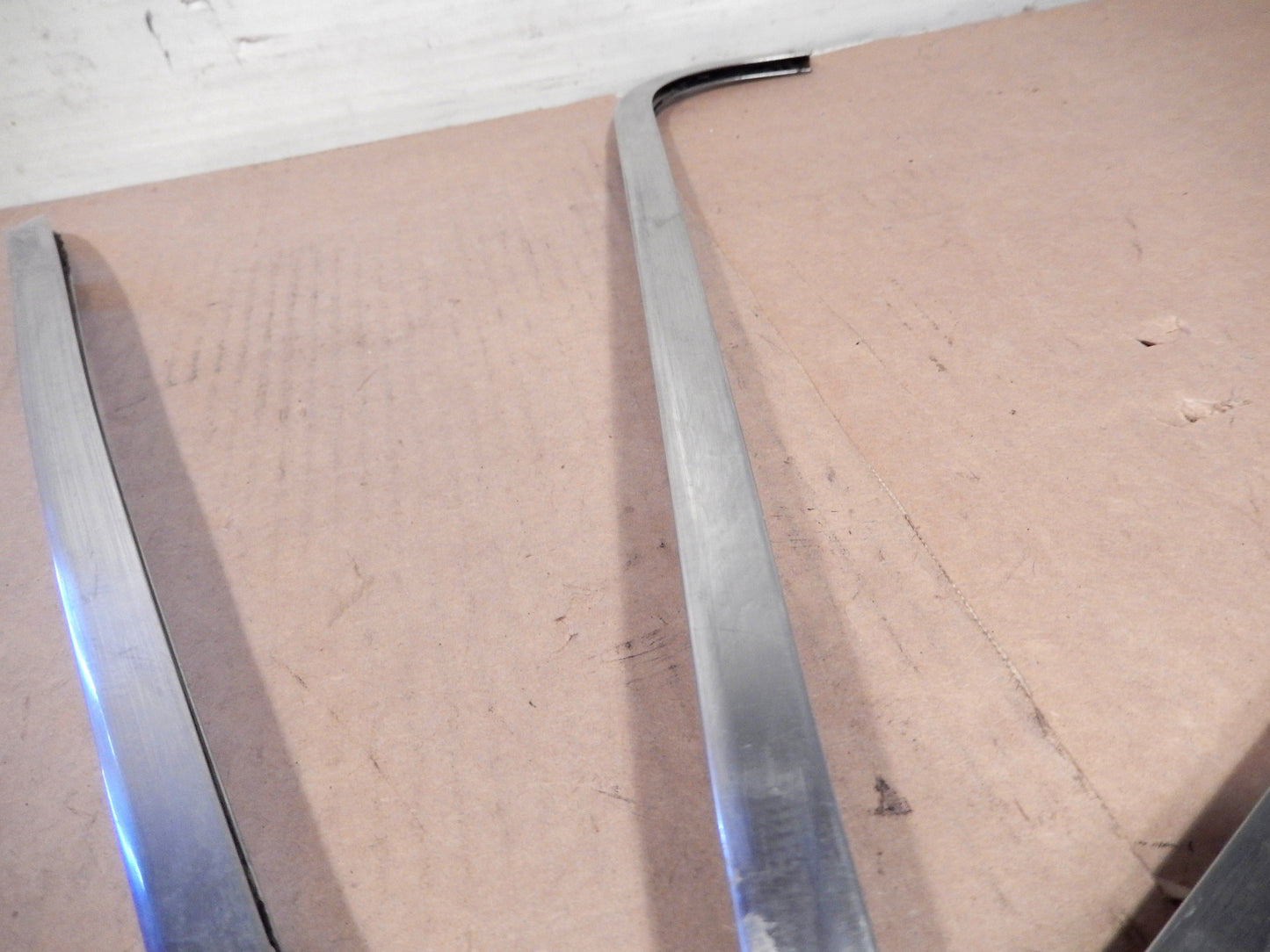 Datsun 280ZX Passenger Glass T-Roof Trim Set