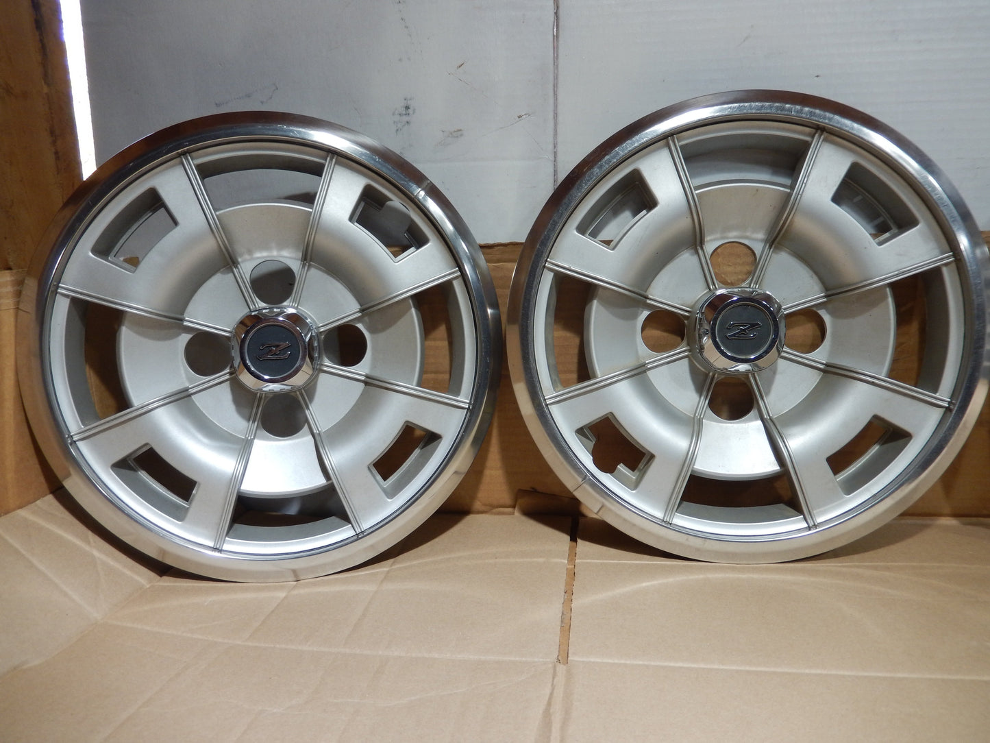 Datsun 280Z Set Of Five Hub Caps Finest