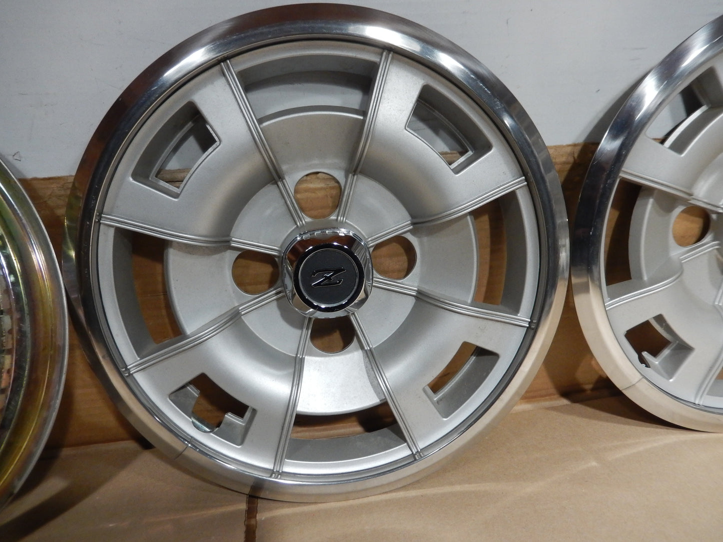 Datsun 280Z Set Of Five Hub Caps Finest