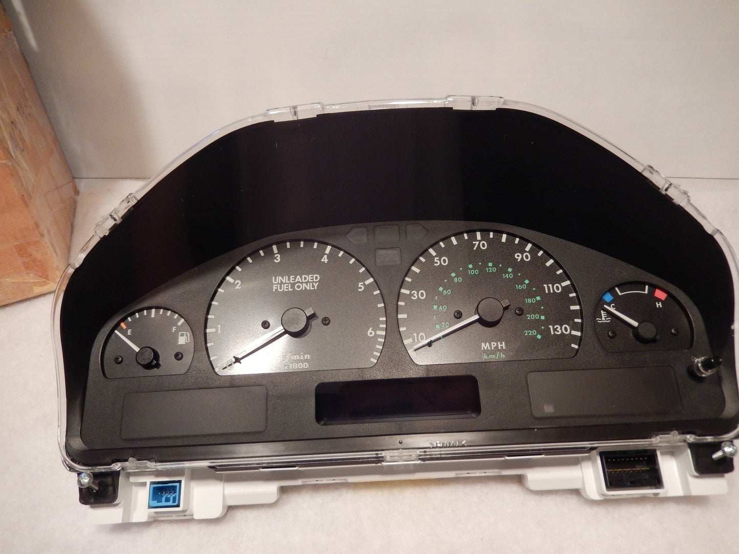 Range Rover P-38 NOS , NEW Instrument Cluster 1995-02